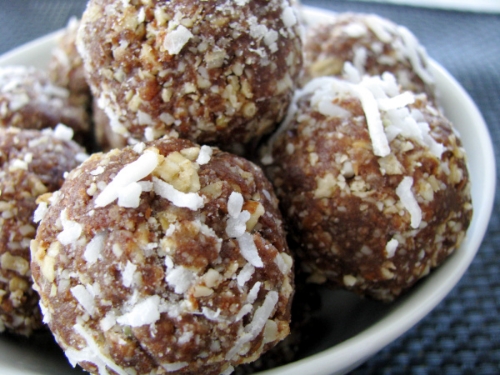 choconut date balls_hot for food