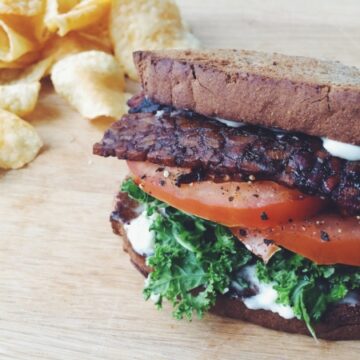 bacon kale tomato sandwich_hot for food