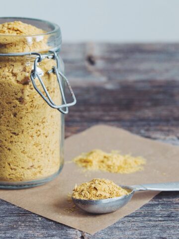 nutritional yeast_hot for food