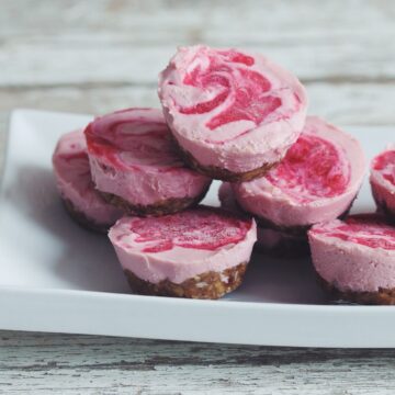 strawberry cheesecake bites_hot for food