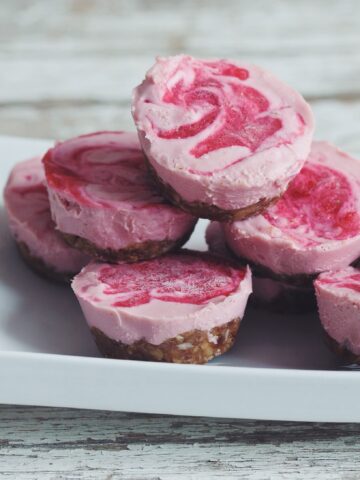 strawberry cheesecake bites_hot for food