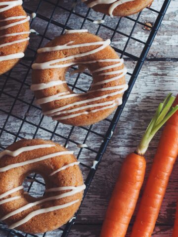 vegan carrot cake doughnuts with lemon cream glaze_hot for food