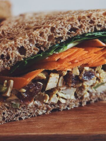 curry chik'un salad sandwich_hot for food