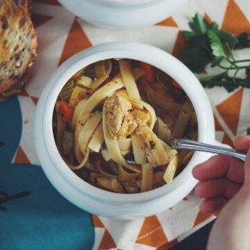 vegan chicken noodle soup_hot for food