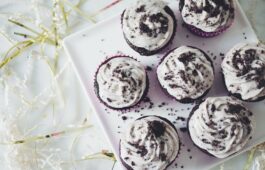 vegan cookies 'n' cream cupcakes_hot for food