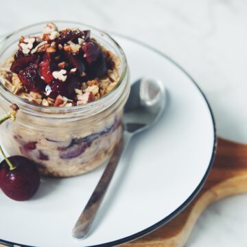 vegan cherry pie overnight oats_hot for food