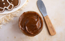 vegan-gingerbread-cookie-butter_hot-for-food