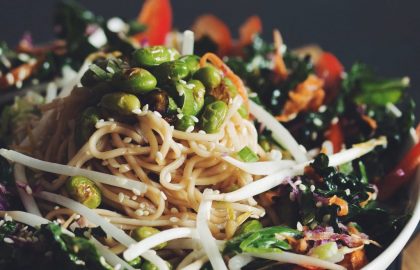 asian noodle salad with edamame & sweet ginger dressing_hot for food