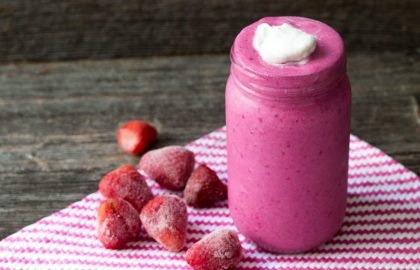 strawberries and cream smoothie_hot for food