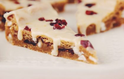 white chocolate cranberry cookie bars